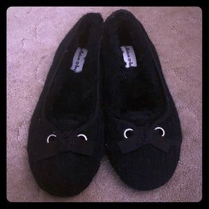 ⭐️ 2/$25 ⭐️ black slippers with bows